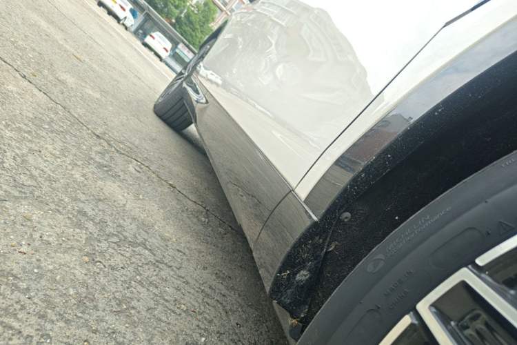 Used VOYAH COURAGE 2025 Model Four-Wheel-Drive Qiankun Edition Right Side Sill