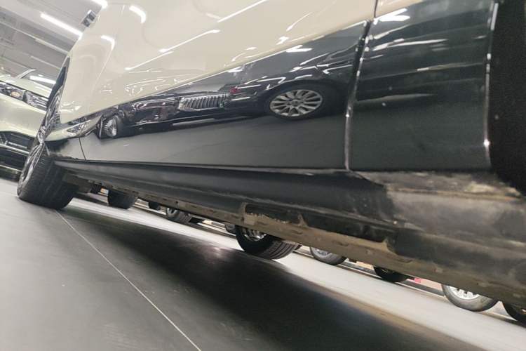 Used VOYAH COURAGE 2025 Model Four-Wheel-Drive Qiankun Edition Right Side Sill