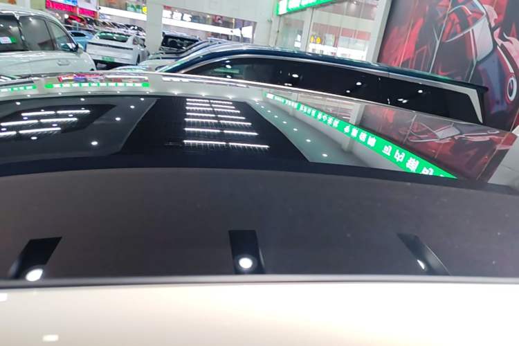 Used VOYAH COURAGE 2025 Model Four-Wheel-Drive Qiankun Edition Roof