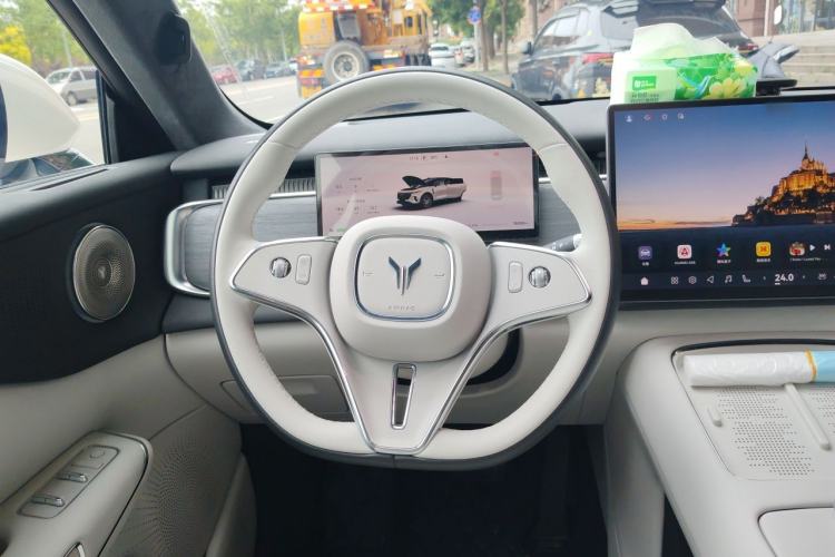 Used VOYAH COURAGE 2025 Model Rear-Drive Qiankun Edition Steering Wheel