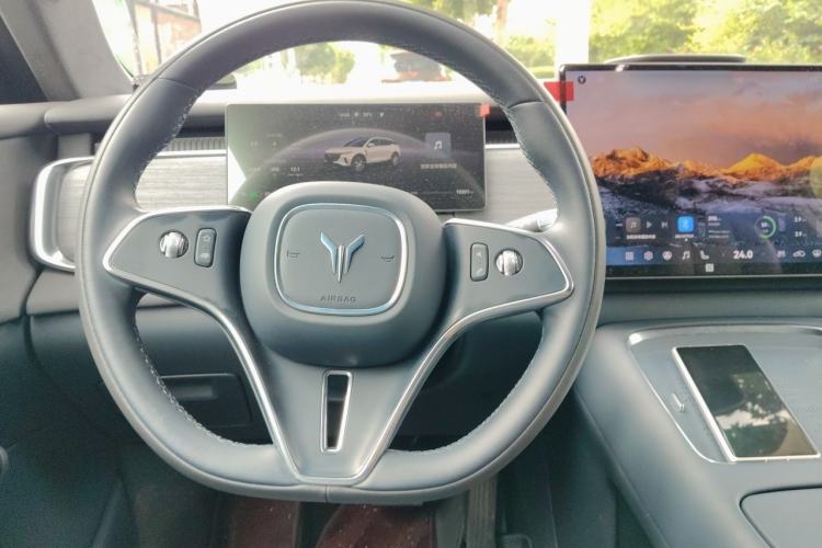 Used VOYAH COURAGE 2025 Model Rear-Drive Qiankun Edition Steering Wheel