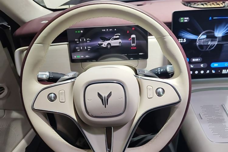 Used VOYAH COURAGE 2025 Model Four-Wheel-Drive Qiankun Edition Steering Wheel