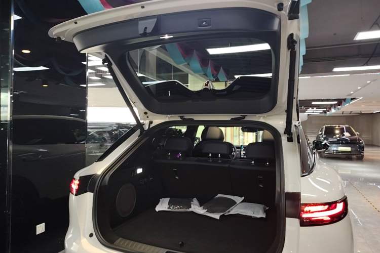 Used VOYAH COURAGE 2025 Model Four-Wheel-Drive Qiankun Edition Trunk