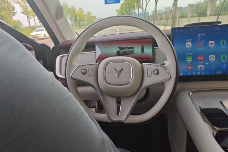 Used VOYAH COURAGE 2025 Model Rear-Drive Qiankun Edition Steering Wheel