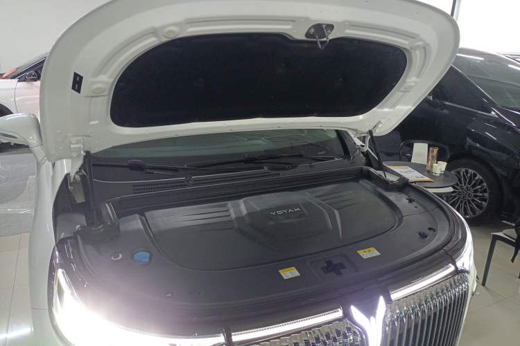Used VOYAH Dream 2025 PHEV Four-Wheel Drive Prestige Kunpeng Edition Engine Bay