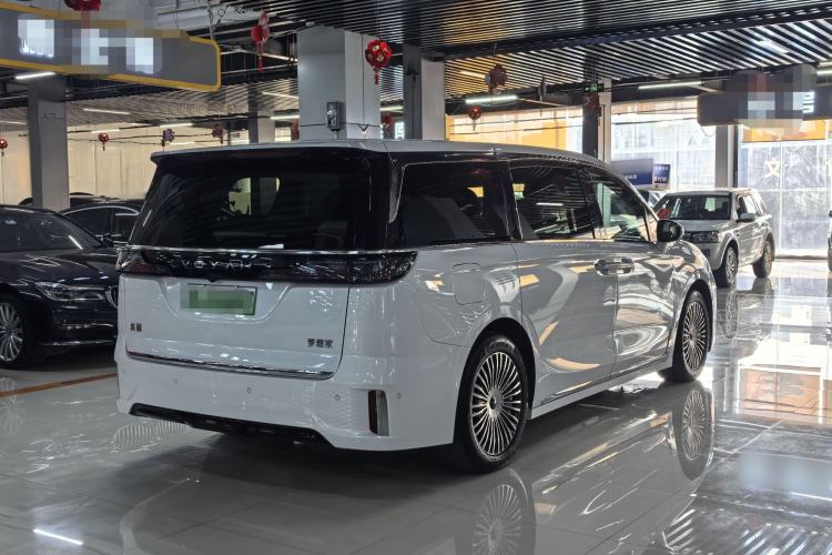 Used VOYAH Dream 2025 PHEV Four-Wheel Drive Prestige Kunpeng Edition Exterior 3