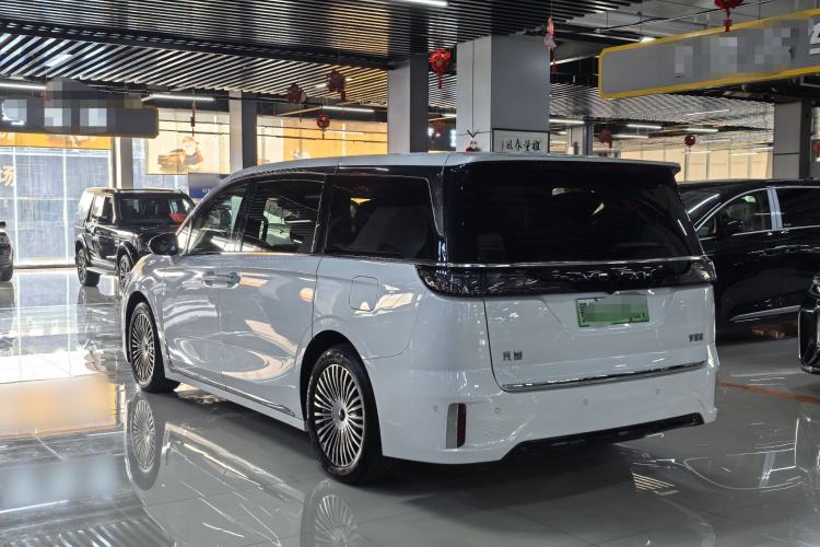 Used VOYAH Dream 2025 PHEV Four-Wheel Drive Prestige Kunpeng Edition Exterior 5