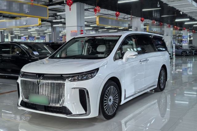 Used VOYAH Dream 2025 PHEV Four-Wheel Drive Prestige Kunpeng Edition