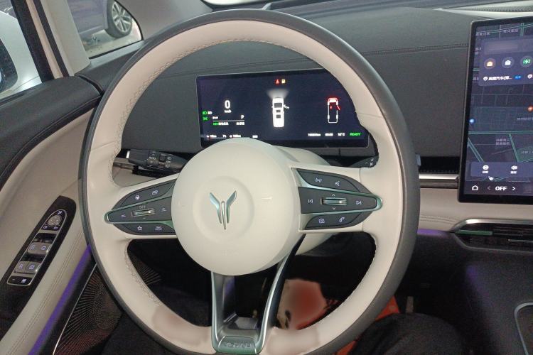 Used VOYAH Dream 2025 PHEV Four-Wheel Drive Prestige Kunpeng Edition Steering Wheel