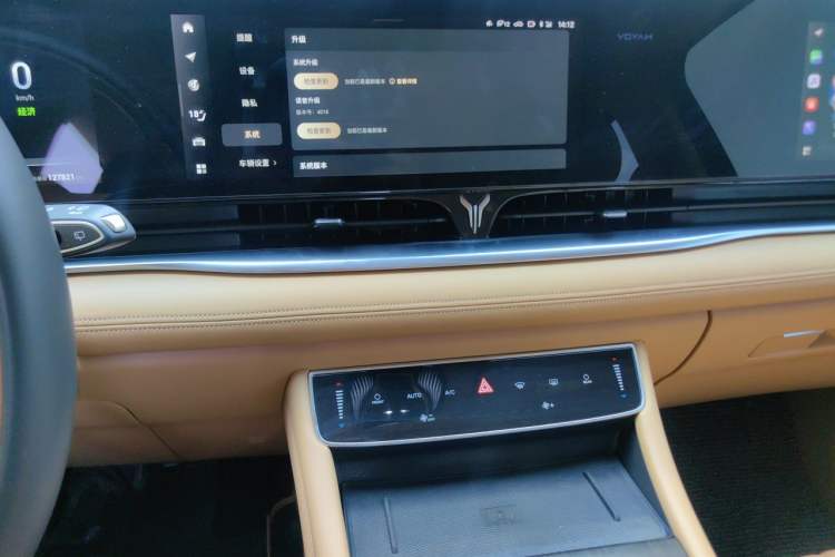 Used VOYAH Dream 2022 0-Emission Version Range of 475 km Audio And AC Panel