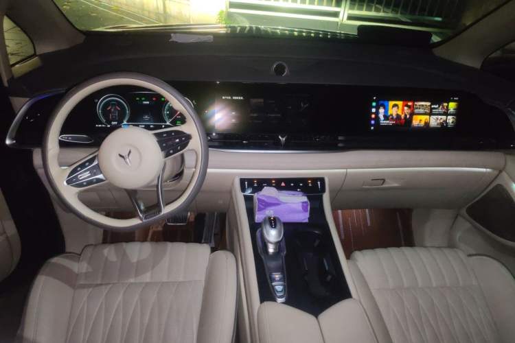 Used VOYAH Dream 2022 Low-Carbon Edition Dream+ Smart Enjoyment Package Center Console