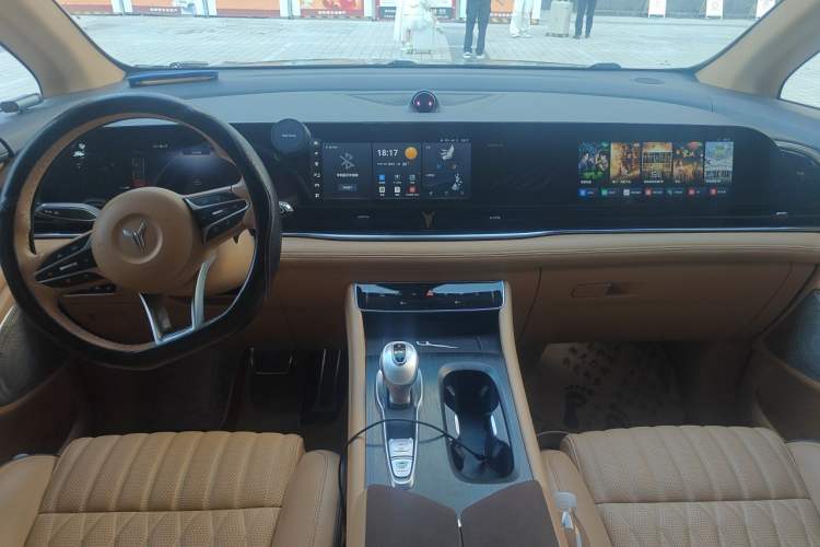 Used VOYAH Dream 2022 Low-Carbon Edition Dream+ Smart Enjoyment Package Center Console
