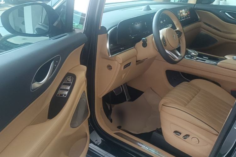 Used VOYAH Dream 2022 0-Emission Edition Dream+ Smart Range Package – 605 km Driver Seat
