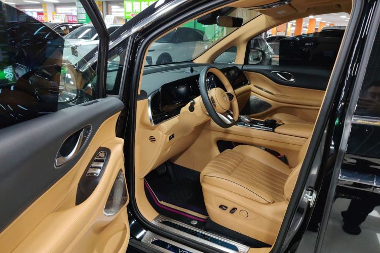 Used VOYAH Dream 2022 0-Carbon Edition Dream+ Smart Enjoyment Package 475 km Driver Seat