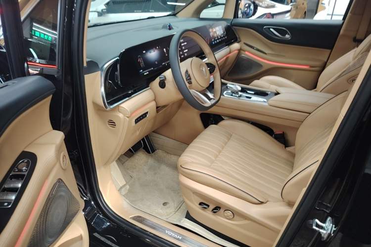 Used VOYAH Dream 2022 0-Emission Edition Dream+ Smart Range Package – 605 km Driver Seat
