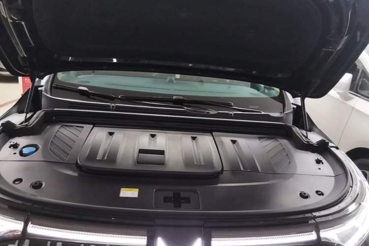 Used VOYAH Dream 2022 0-Emission Edition Dream+ Smart Range Package – 605 km Engine Bay