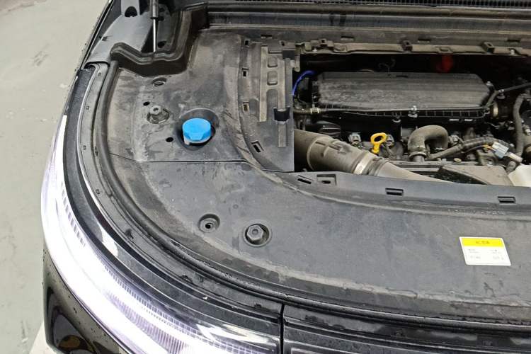 Used VOYAH Dream 2022 Low-Carbon Edition Dream+ Smart Enjoyment Package Engine Bay Right