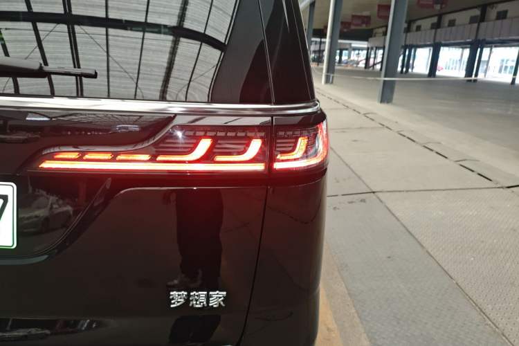 Used VOYAH Dream 2022 Low-Carbon Edition Dream+ Smart Enjoyment Package Exterior 3