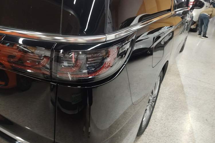 Used VOYAH Dream 2022 0-Emission Edition Dream+ Smart Range Package – 605 km Exterior 3