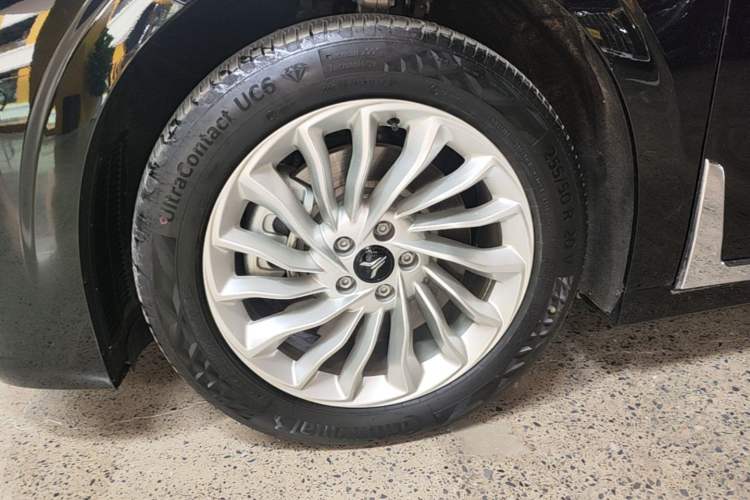 Used VOYAH Dream 2022 Low-Carbon Edition Home Exterior 4