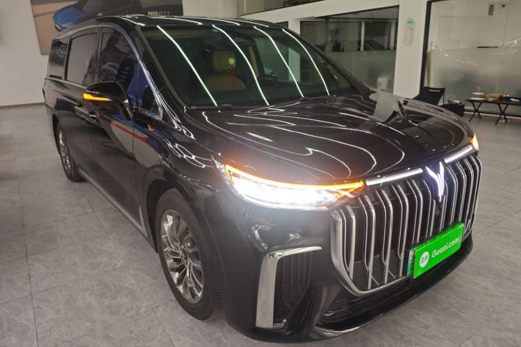 Used VOYAH Dream 2022 Low-Carbon Edition Dream+ Smart Enjoyment Package Front Right 45 Deg