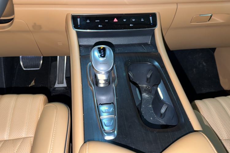 Used VOYAH Dream 2022 Low-Carbon Edition Dream+ Smart Enjoyment Package Gear Lever