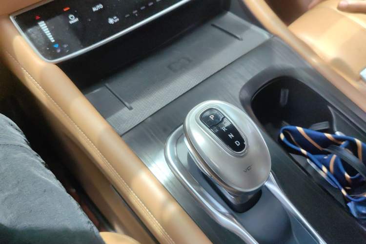 Used VOYAH Dream 2022 0-Emission Version Range of 475 km Gear Lever