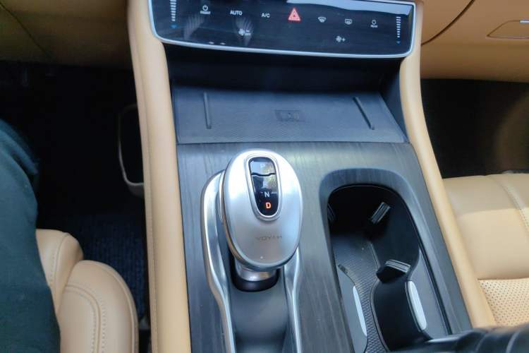 Used VOYAH Dream 2022 0-Emission Version Range of 475 km Gear Lever