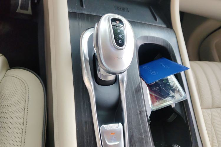 Used VOYAH Dream 2022 Low-Carbon Edition Dream+ Smart Enjoyment Package Gear Lever