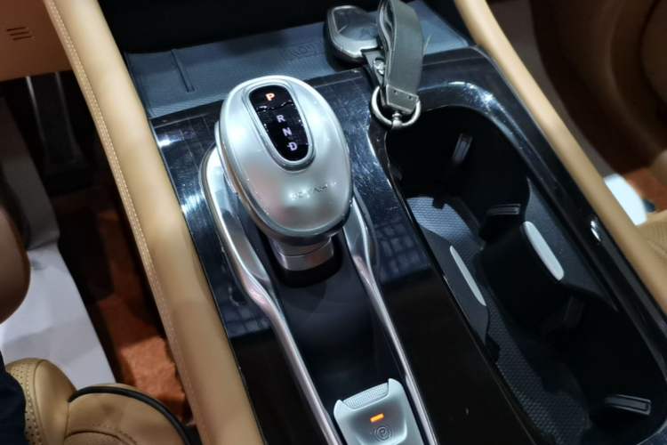 Used VOYAH Dream 2022 Low-Carbon Edition Dream+ Smart Enjoyment Package Gear Lever