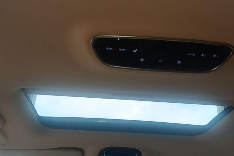 Used VOYAH Dream 2022 0-Emission Edition Dream+ Smart Range Package – 605 km Headliner
