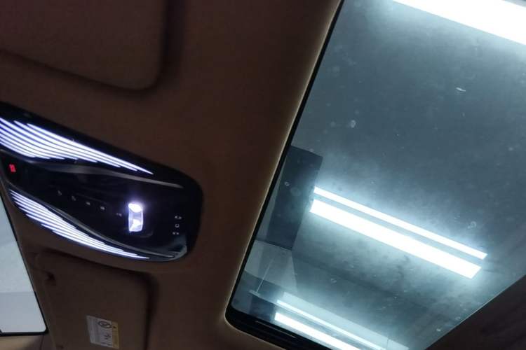 Used VOYAH Dream 2022 0-Emission Edition Dream+ Smart Range Package – 605 km Headliner