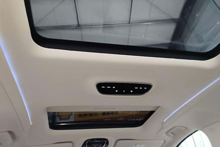 Used VOYAH Dream 2022 0-Emission Edition Dream+ Smart Range Package – 605 km Headliner