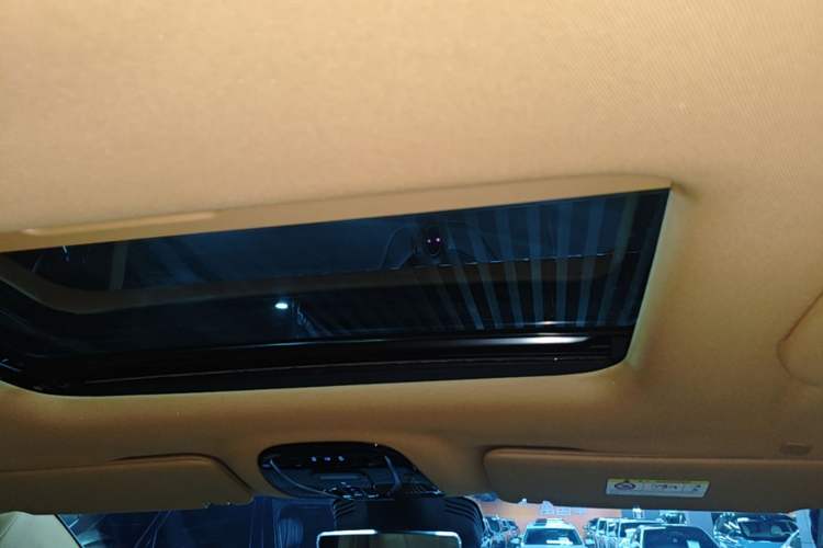 Used VOYAH Dream 2022 Low-Carbon Edition Dream+ Smart Enjoyment Package Headliner