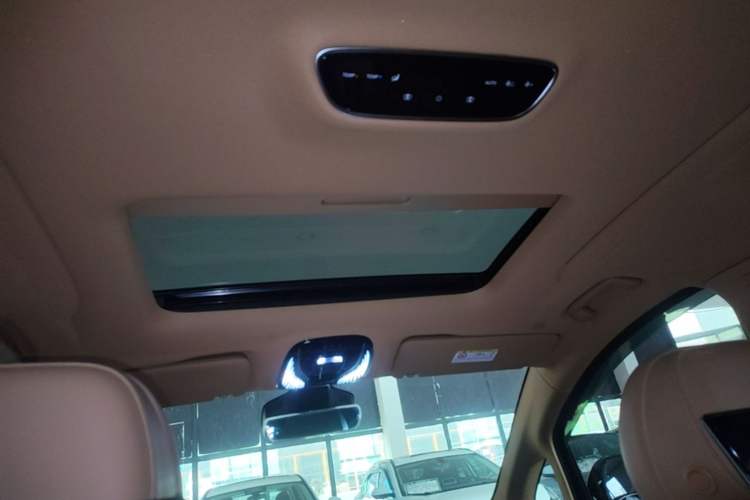Used VOYAH Dream 2022 0-Emission Edition Dream+ Smart Range Package – 605 km Headliner