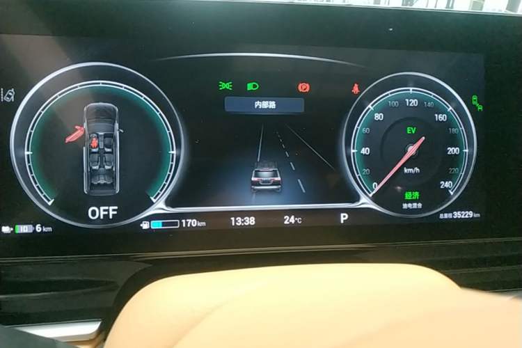 Used VOYAH Dream 2022 Low-Carbon Edition Dream+ Smart Enjoyment Package Instrument Cluster