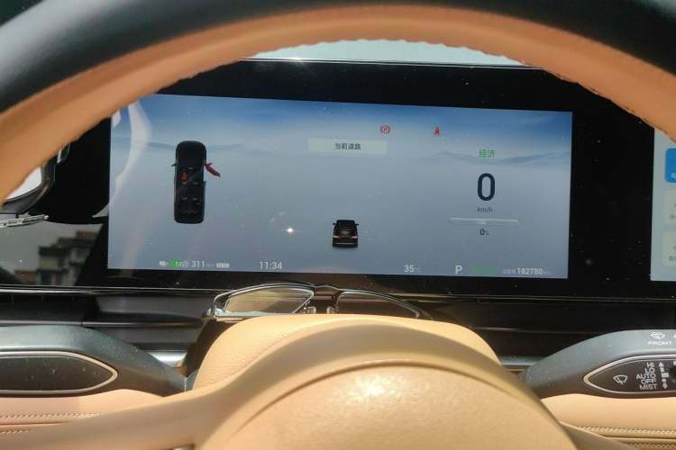 Used VOYAH Dream 2022 0-Emission Version Range of 475 km Instrument Cluster