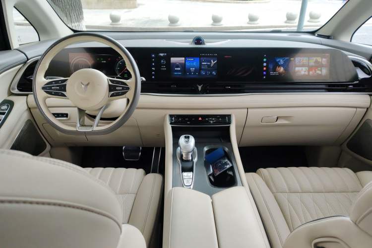Used VOYAH Dream 2022 Low-Carbon Edition Dream+ Smart Enjoyment Package Interior 2