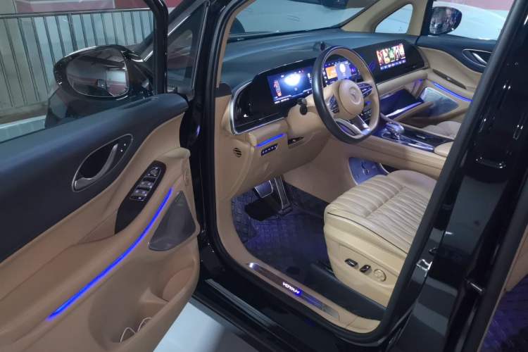 Used VOYAH Dream 2022 Low-Carbon Edition Dream+ Smart Enjoyment Package Interior 3