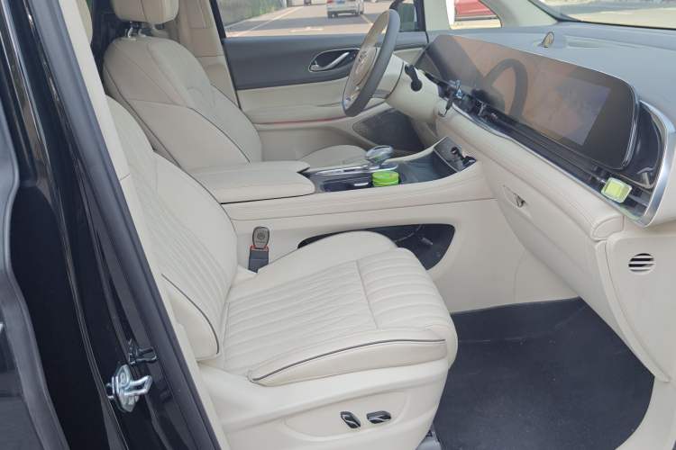 Used VOYAH Dream 2022 Low-Carbon Edition Dream+ Smart Enjoyment Package Interior 3