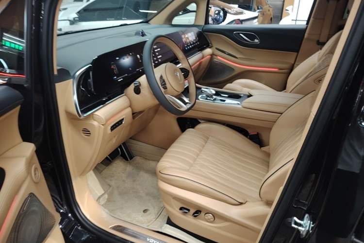 Used VOYAH Dream 2022 0-Emission Edition Dream+ Smart Range Package – 605 km Left Front Seat