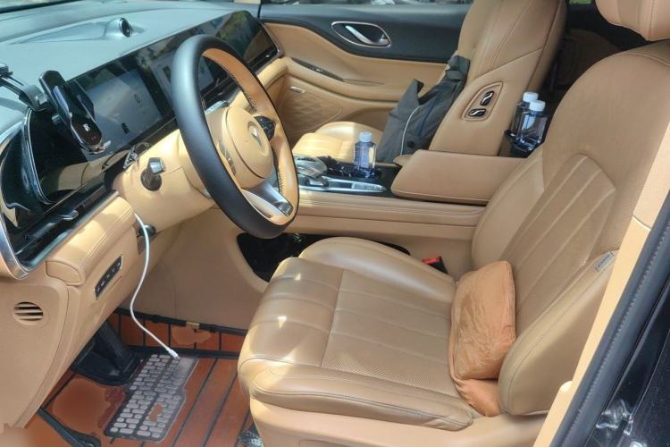 Used VOYAH Dream 2022 0-Emission Version Range of 475 km Left Front Seat