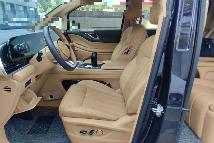 Used VOYAH Dream 2022 0-Emission Version Range of 475 km Left Front Seat