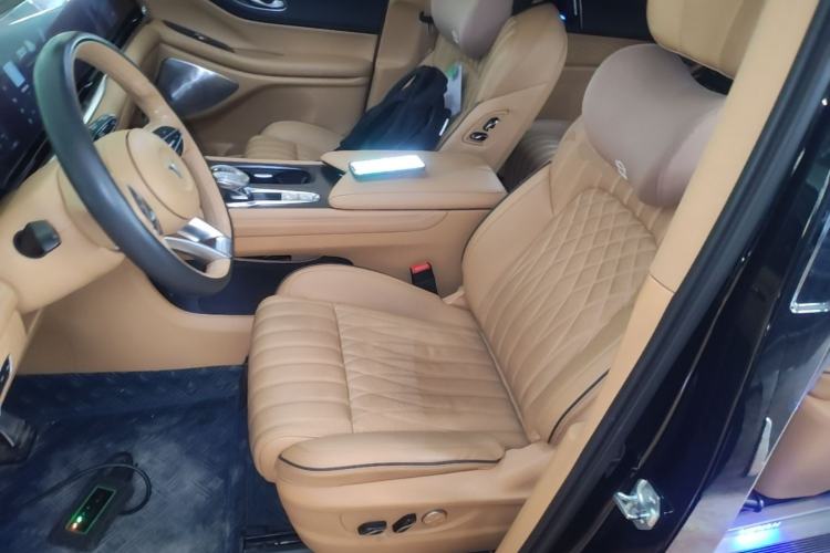 Used VOYAH Dream 2022 0-Emission Edition Dream+ Smart Range Package – 605 km Left Front Seat