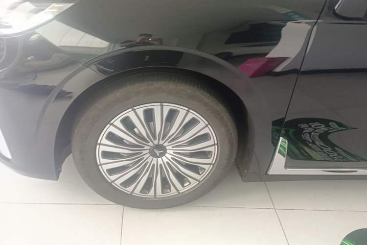 Used VOYAH Dream 2022 0-Emission Edition Dream+ Smart Range Package – 605 km Left Front Wheel Hub