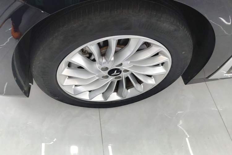 Used VOYAH Dream 2022 Low-Carbon Edition Home Left Front Wheel Hub