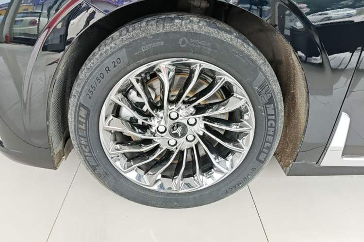 Used VOYAH Dream 2022 Low-Carbon Edition Dream+ Smart Enjoyment Package Left Front Wheel Hub