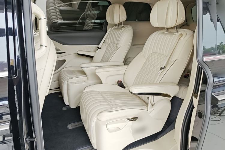 Used VOYAH Dream 2022 Low-Carbon Edition Dream+ Smart Enjoyment Package Left Rear Seat