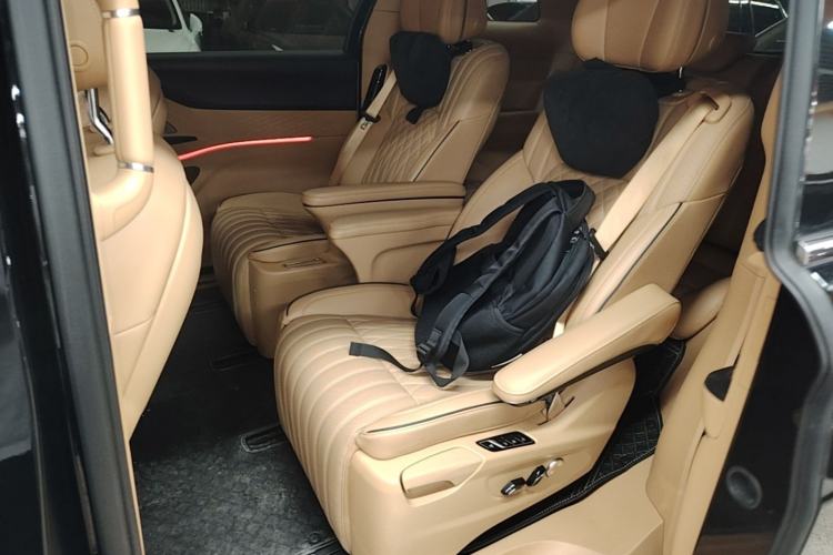 Used VOYAH Dream 2022 0-Emission Edition Dream+ Smart Range Package – 605 km Left Rear Seat