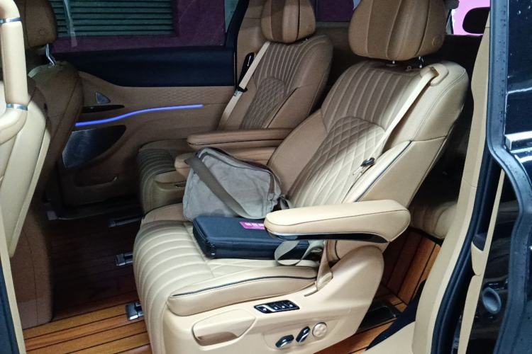 Used VOYAH Dream 2022 Low-Carbon Edition Dream+ Smart Enjoyment Package Left Rear Seat